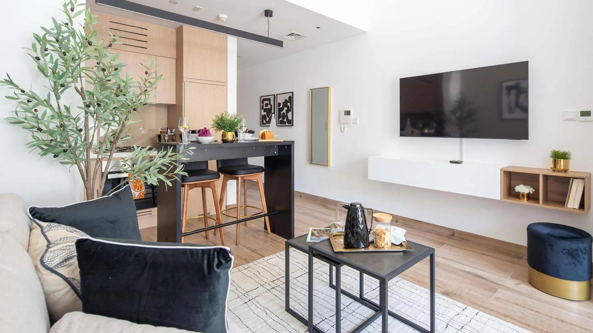 Frank Porter - Oakley Square Residences Dubai Apartment